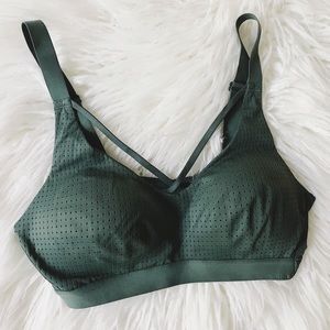 Victoria Secret Sports Bra • Victoria Sport